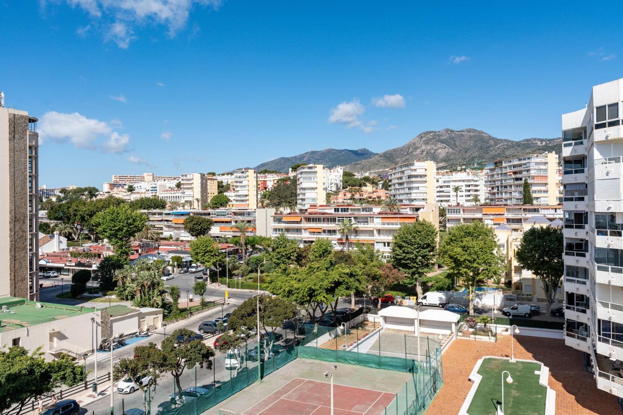 דירות טורמולינוס Tropico Carihuela View & Parking מראה חיצוני תמונה