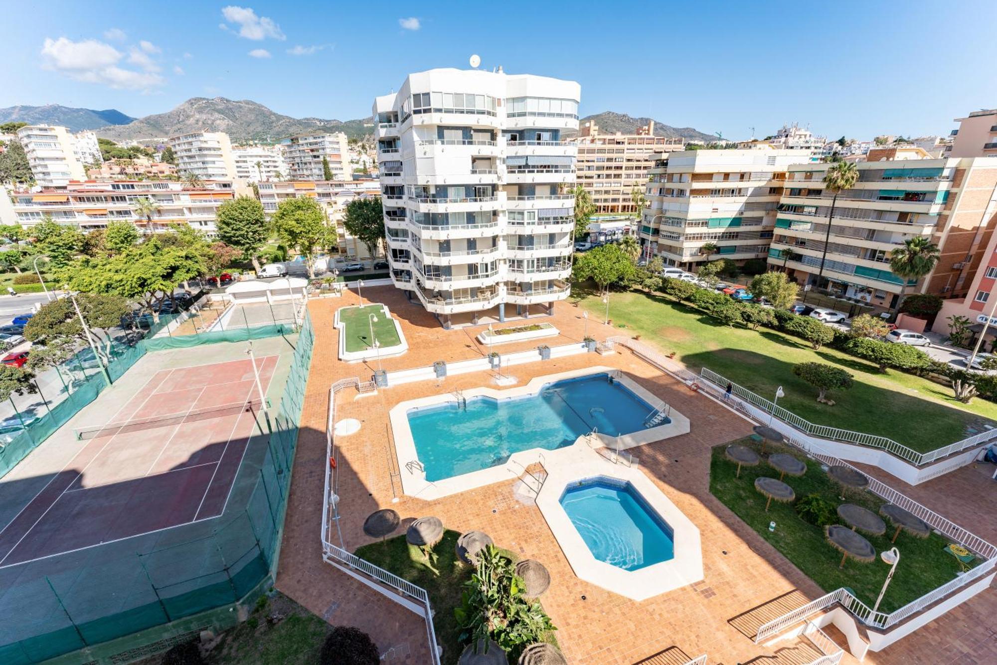 דירות טורמולינוס Tropico Carihuela View & Parking מראה חיצוני תמונה